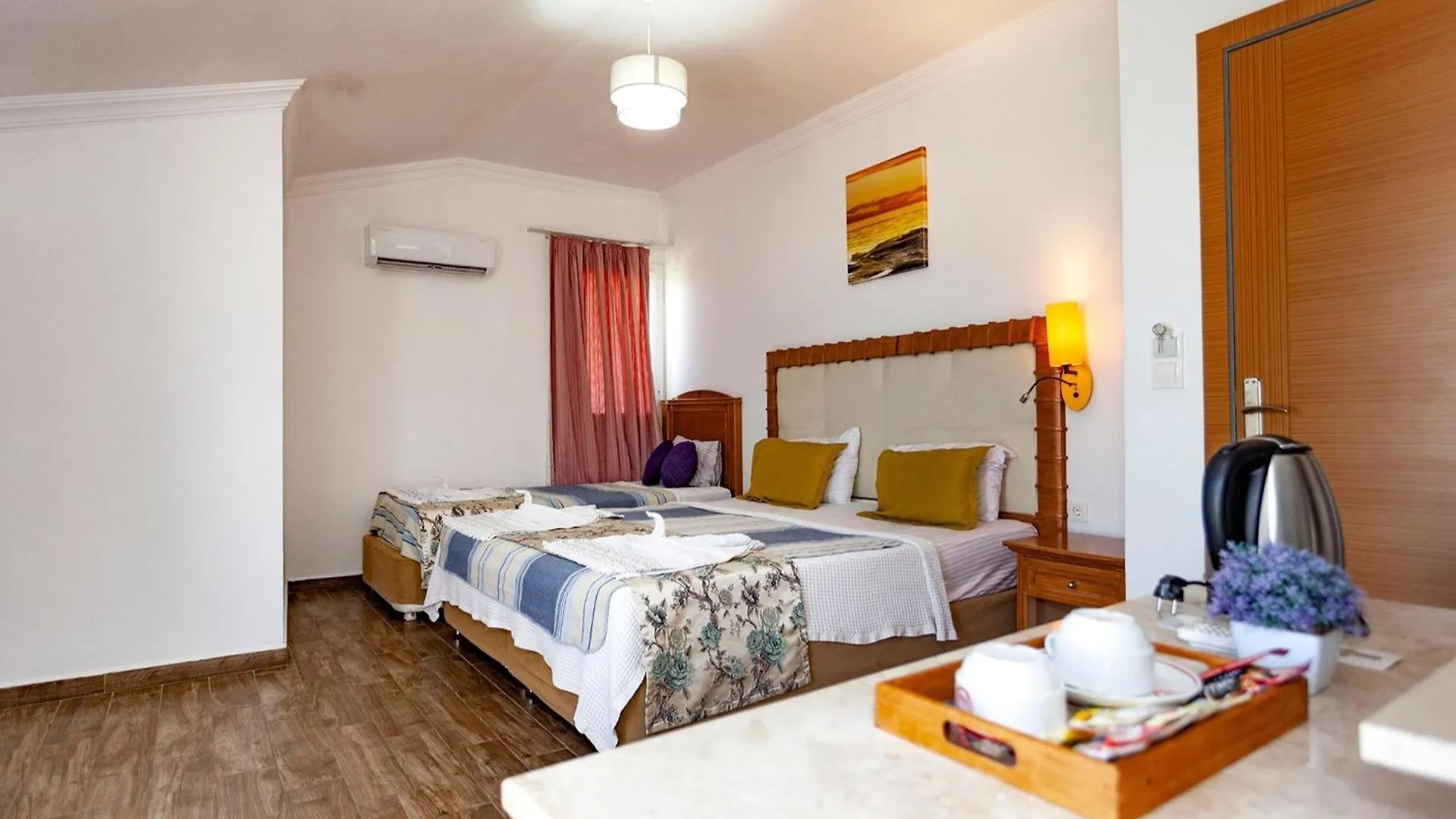 London Hotel Ölüdeniz 3*,