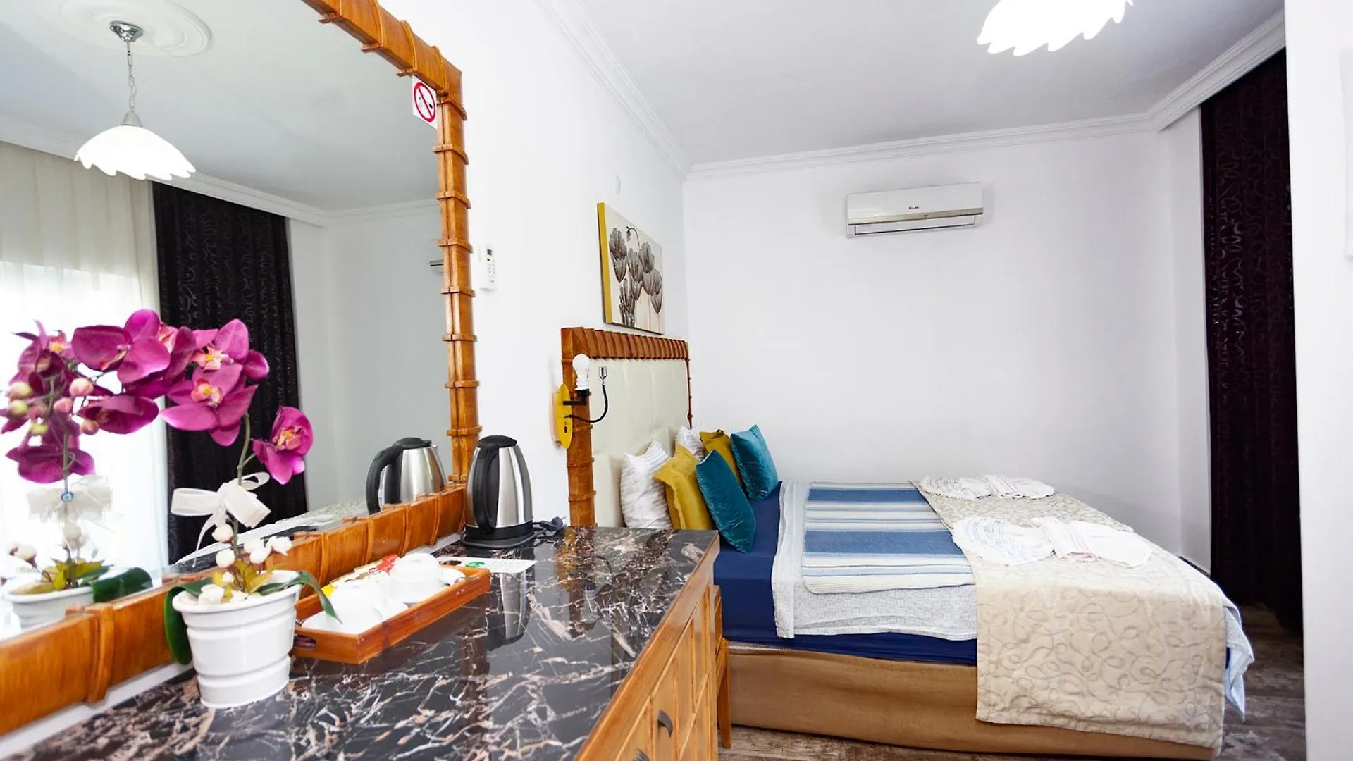 London Hotel Олудениз