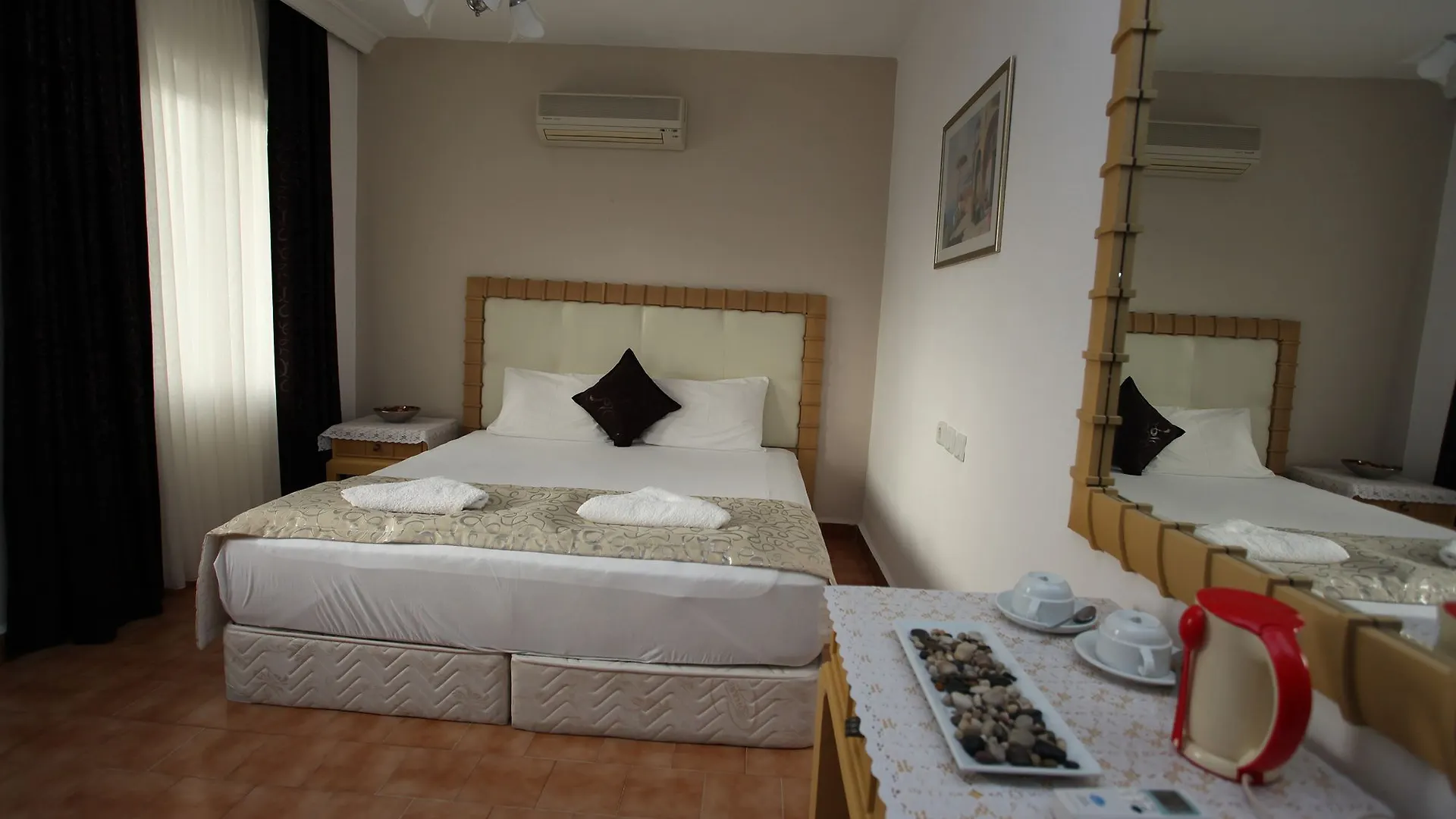 London Hotel Олудениз