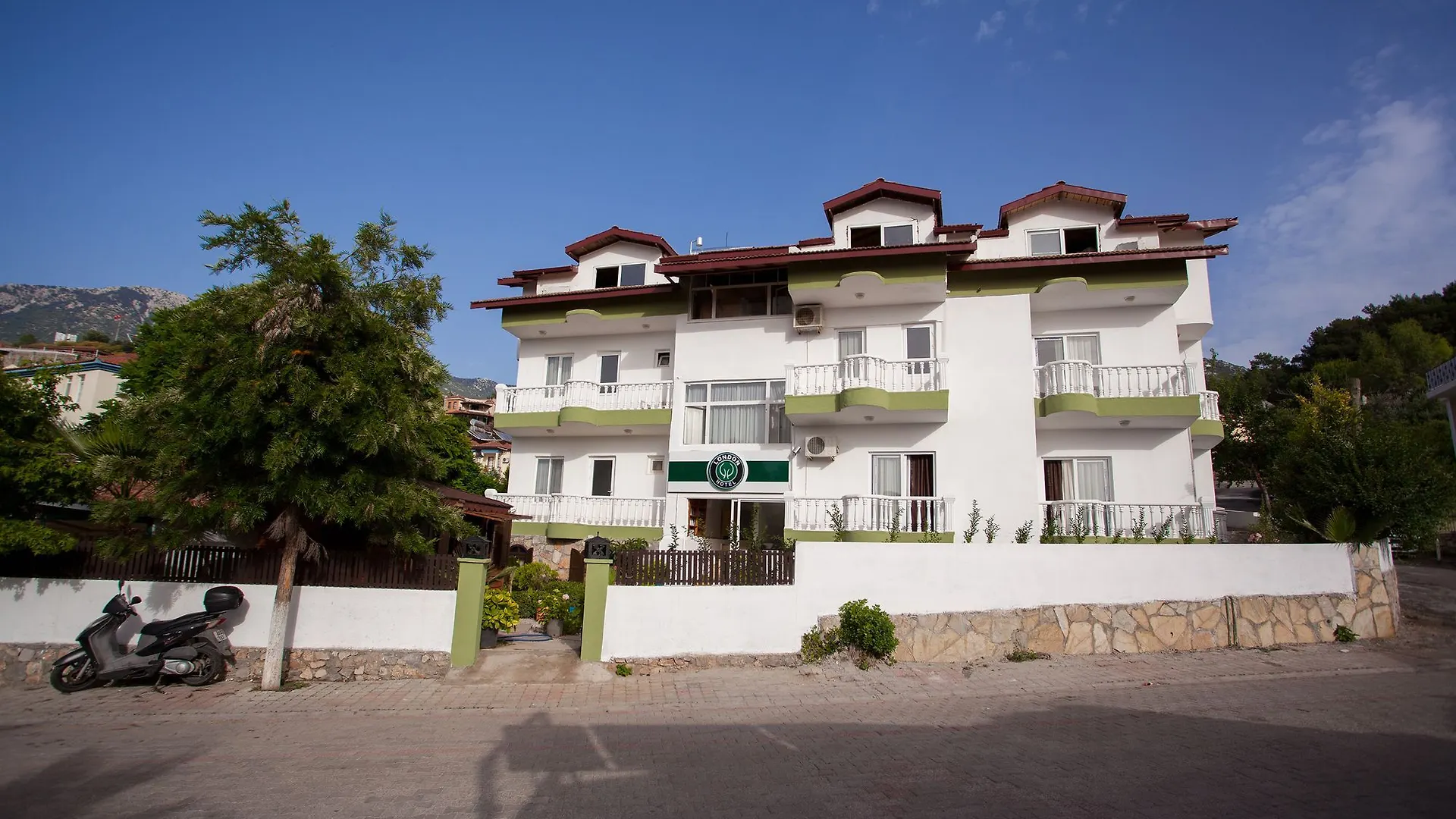 London Hotel Ολουντενίζ